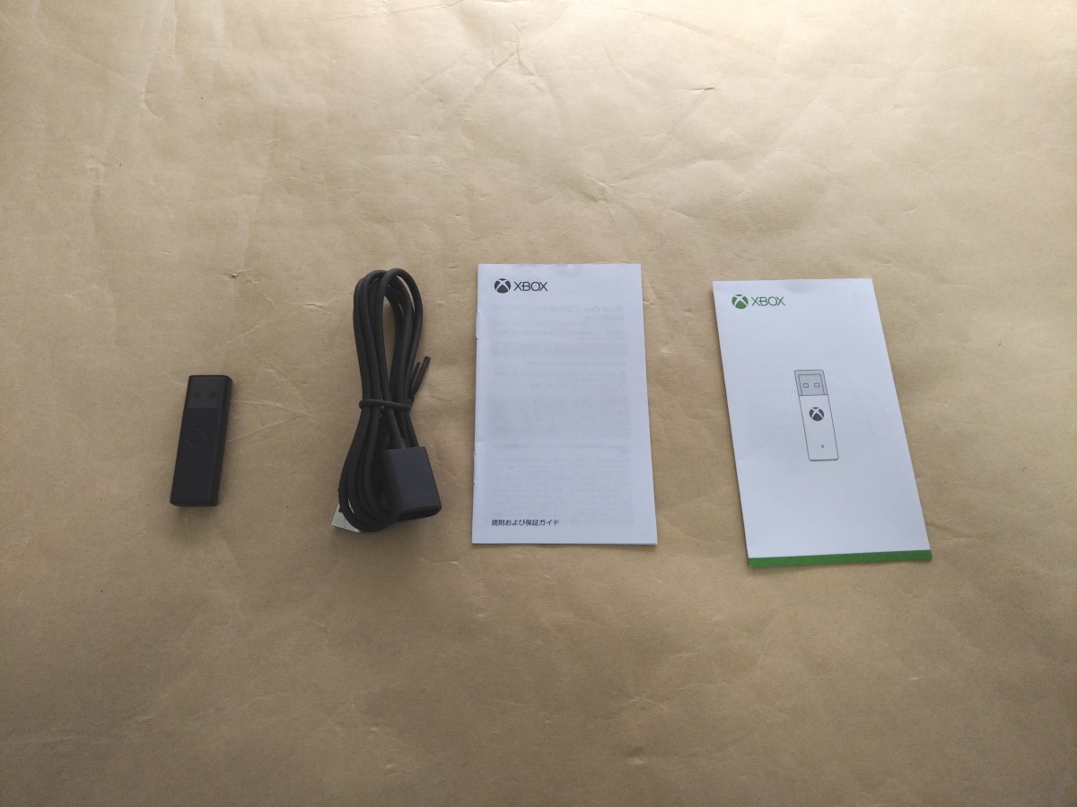 Xbox ワイヤレス アダプター for Windows 10(6HN-00008)の付属品