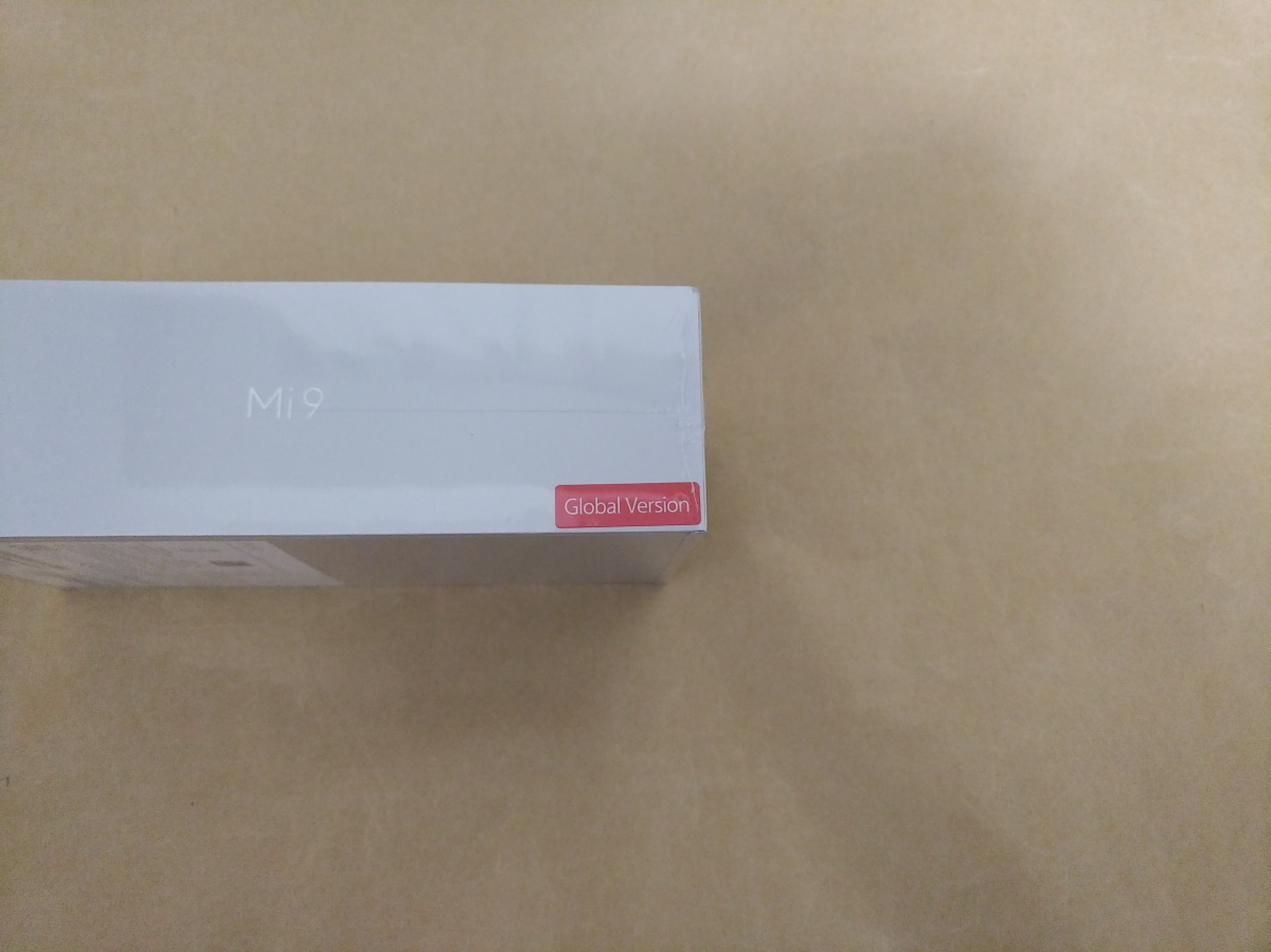 Xiaomi Mi 9のパッケージ側面