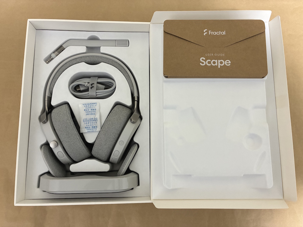 Fractal Design Scapeのレビュー！充電スタンド付きのワイヤレス