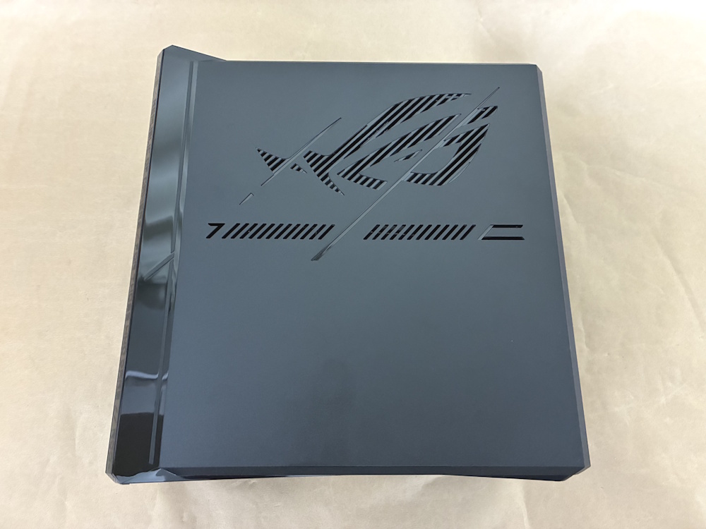 ROG Strix GS-BE7200Xの右側面