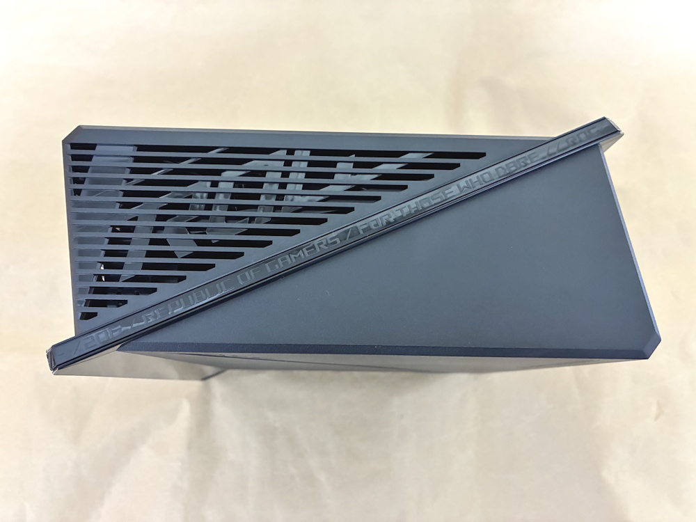 ROG Strix GS-BE7200Xの上面