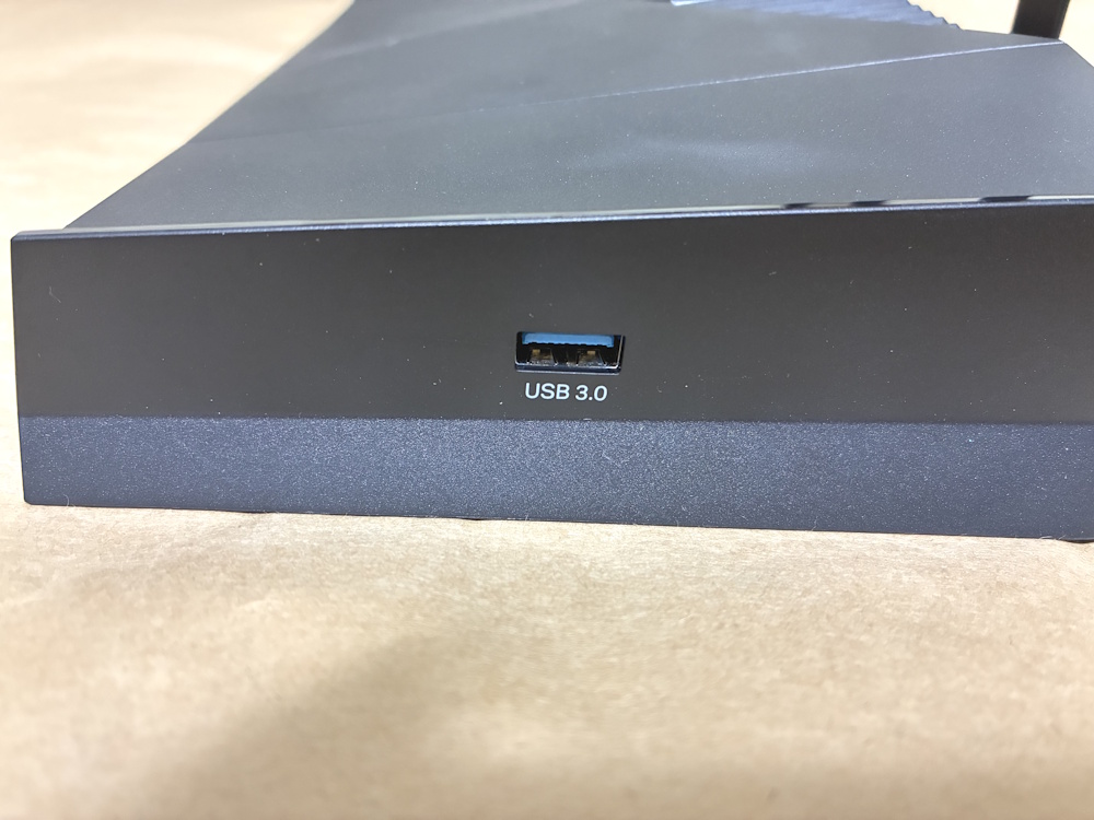 TP-Link Archer GE230本体側面